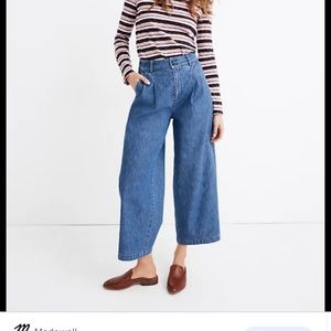 Pleated Wide-Leg Jeans size 4